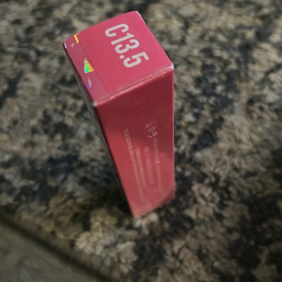 Shade 13.5 Liquid Concealer Medium Skin Tones w/ Gold Undertone Jeffree Star NEW - Picture 4 of 5